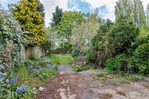 100 Marsh Lane, Fordhouses, Wolverhampton, WV10 6RX