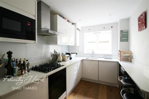 3 bedroom flat to rent - St Andrews House, Southwark Park Road SE16