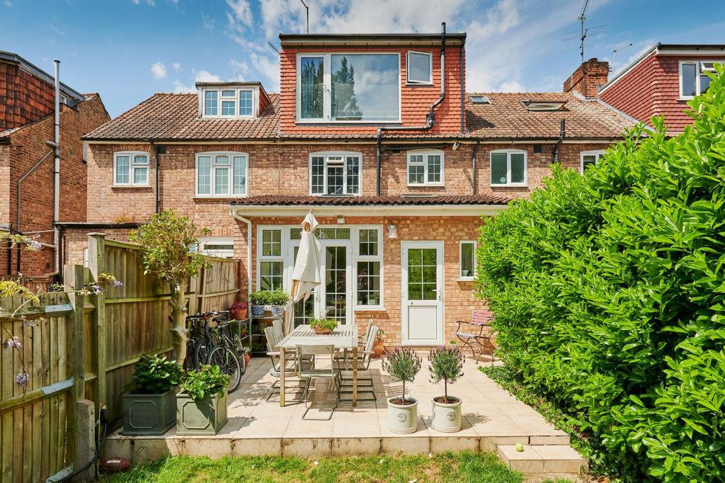 Boileau Road, Barnes, SW13 4 bed house £1,250,000