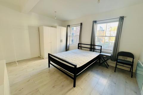 Studio to rent, Old Street, Clerkenwell