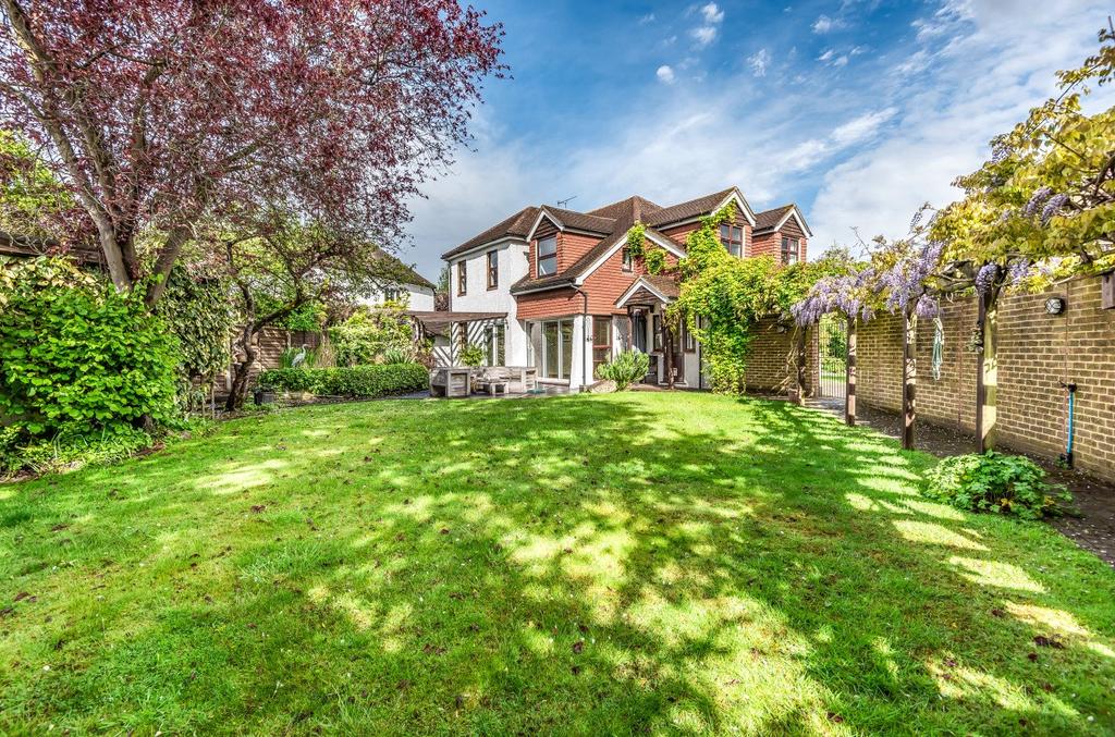 Send Marsh, Ripley, Surrey, GU23 4 bed detached house £850,000