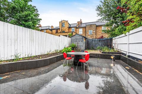12a The Gardens, London, SE22 9QD
