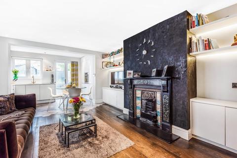 12a The Gardens, London, SE22 9QD