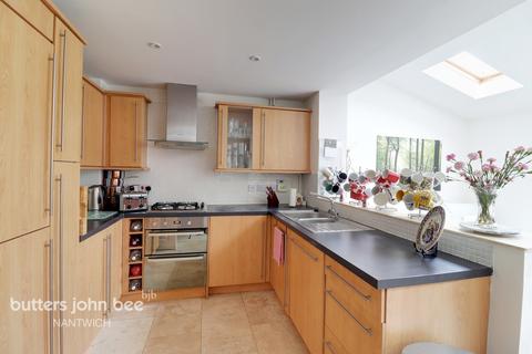 1 Birchall Close, Stapeley, Nantwich, CW5 7SQ