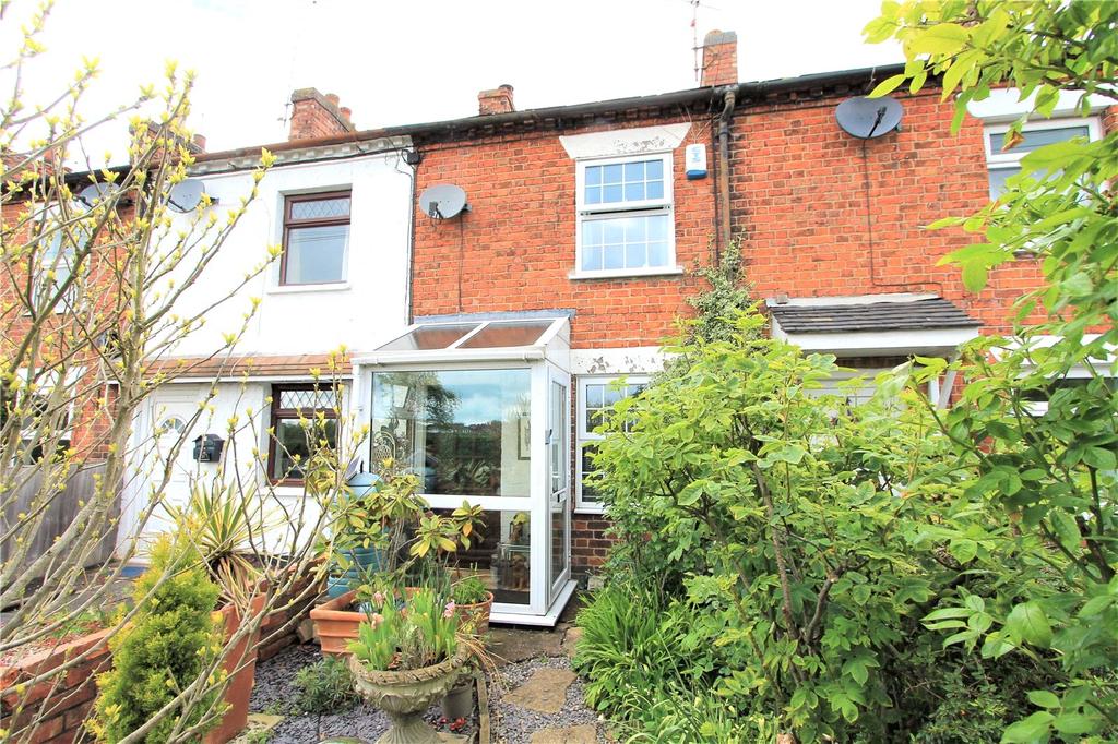 Crewe Road, Willaston, Nantwich, CW5 2 bed terraced house £160,000
