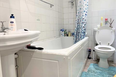 Flat 1, Kingswood House Farnham Road, Slough, SL2 1DA