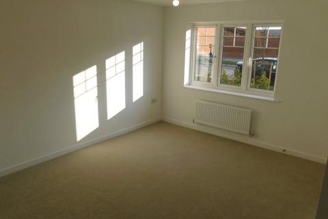 3 bedroom semi-detached house to rent, Griffiths Close, Shrewsbury