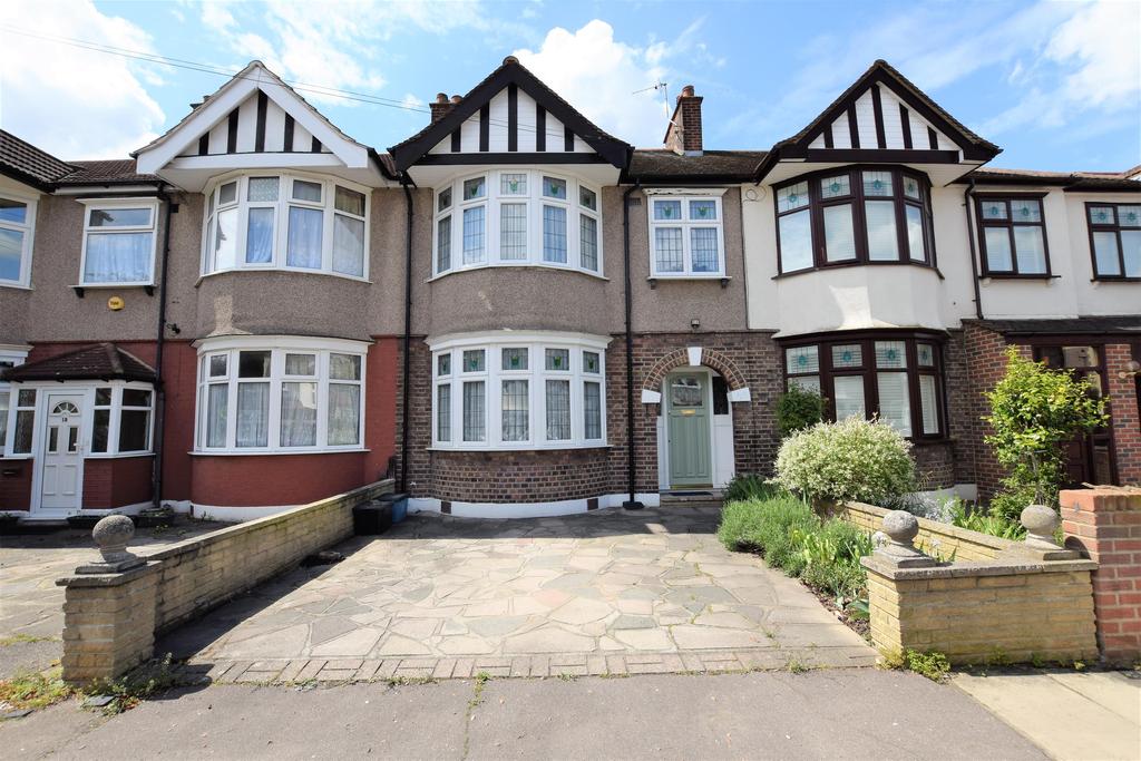 Galsworthy Avenue, Romford, RM6 4 bed property £1,800 pcm (£415 pw)