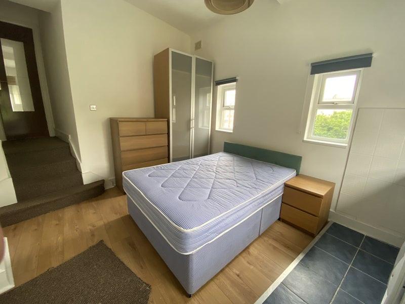 Studio Flat Dalston/Stoke Newington N16 Studio £750 pcm (£173 pw)