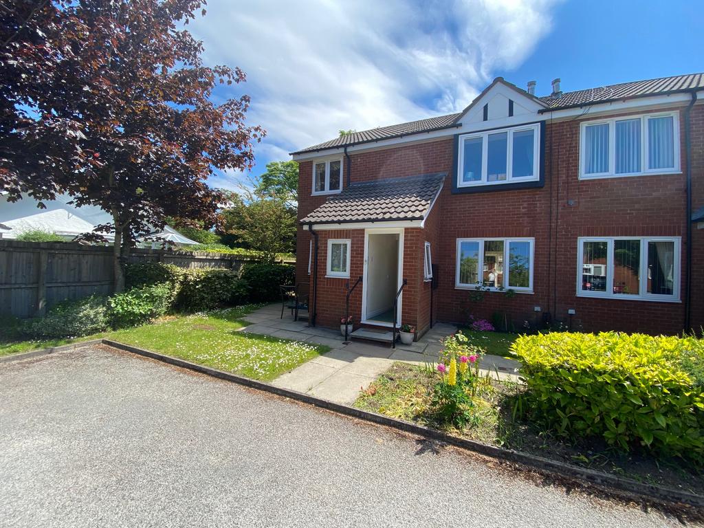 Old Town Lane, Formby, Liverpoo L37 2 bed apartment £120,000