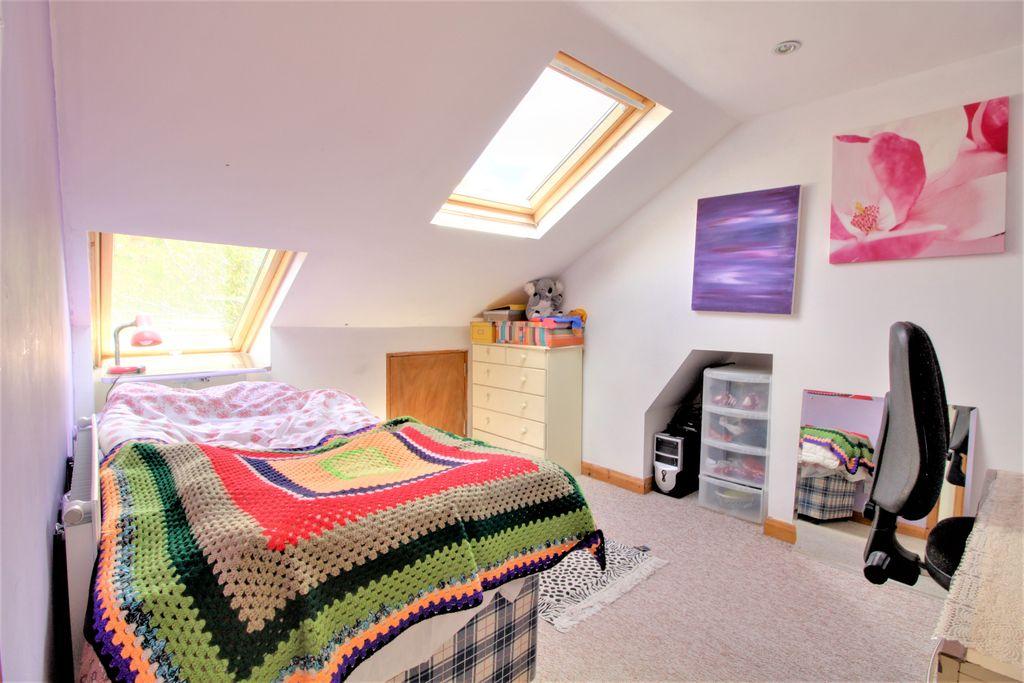 Bedroom 2 (Double)