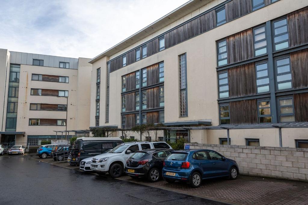 Sandport Way, Leith, Edinburgh, EH6 2 bed flat £895 pcm (£207 pw)