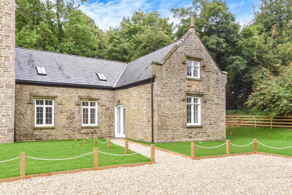 Norton Manor, Norton, Near... 3 bed semidetached house £200,000