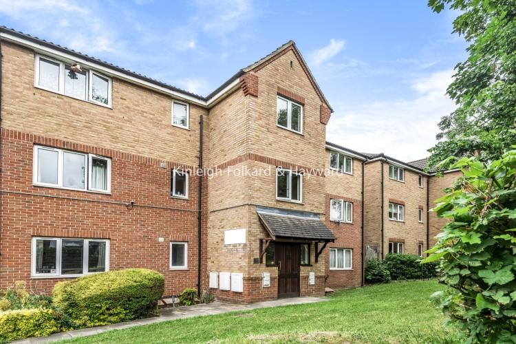 Rectory Lane Tooting SW17 1 bed flat £1,250 pcm (£288 pw)