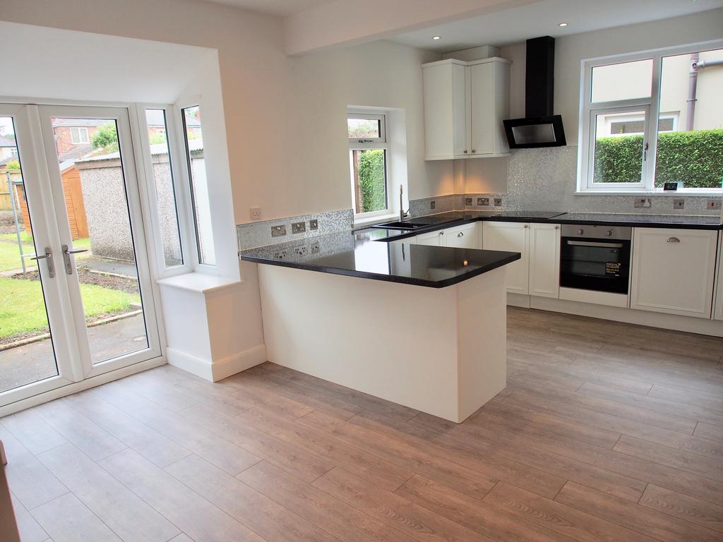 BALCARRES ROAD, LEYLAND PR25 3 bed semidetached house £230,000