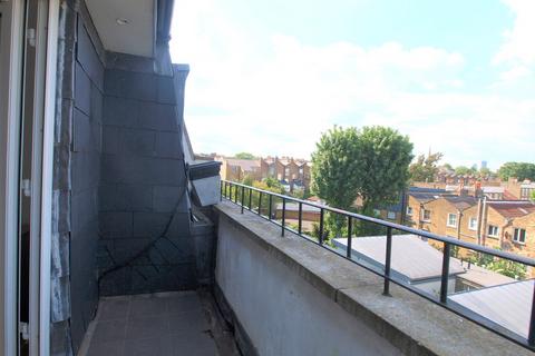 4 bedroom flat to rent, Allen Road, Stoke Newington, N16