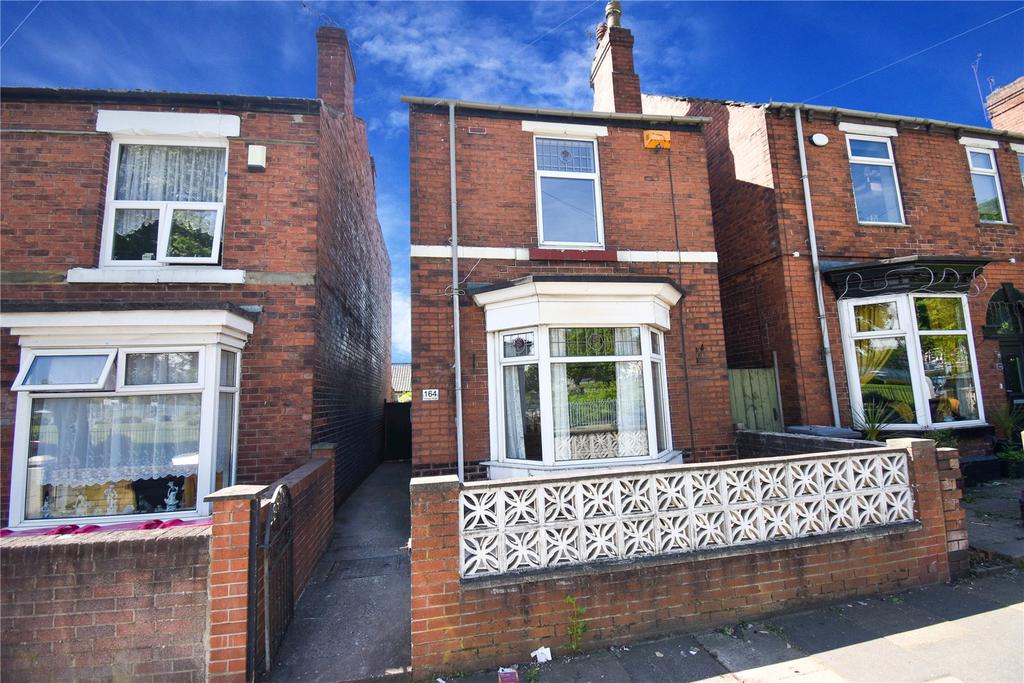 Ferham Road, Holmes, Rotherham, S61 2 bed detached house £70,000