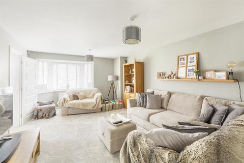 33 Blackberry Close, Yate, Bristol, BS37 7DE
