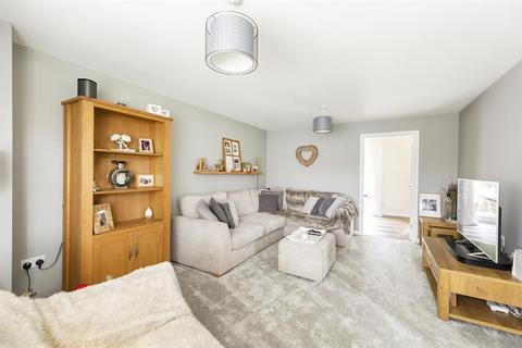 33 Blackberry Close, Yate, Bristol, BS37 7DE