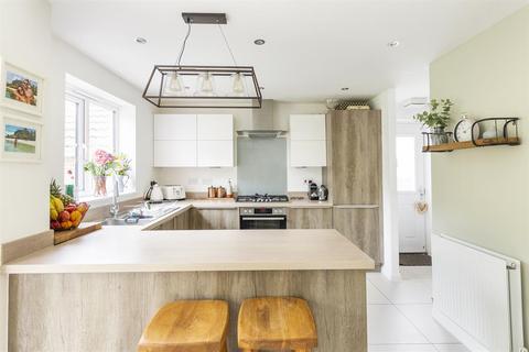 33 Blackberry Close, Yate, Bristol, BS37 7DE