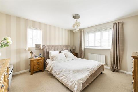 33 Blackberry Close, Yate, Bristol, BS37 7DE