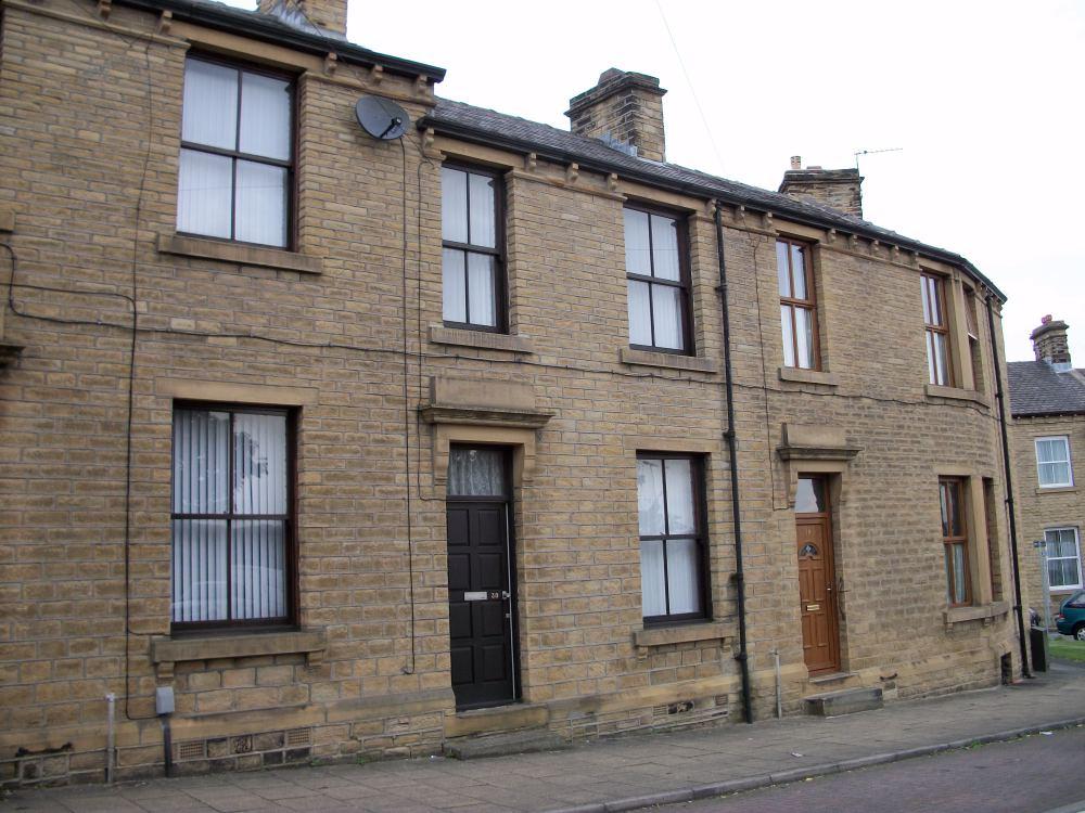 Springwood Street, Springwood, Huddersfield, HD1 2 bed terraced house £495 pcm (£114 pw)
