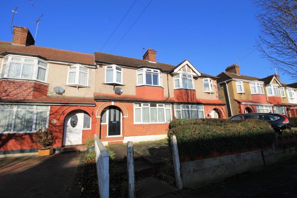 Wadham Gardens, Greenford UB6 3 bed terraced house £1,495 pcm (£345 pw)
