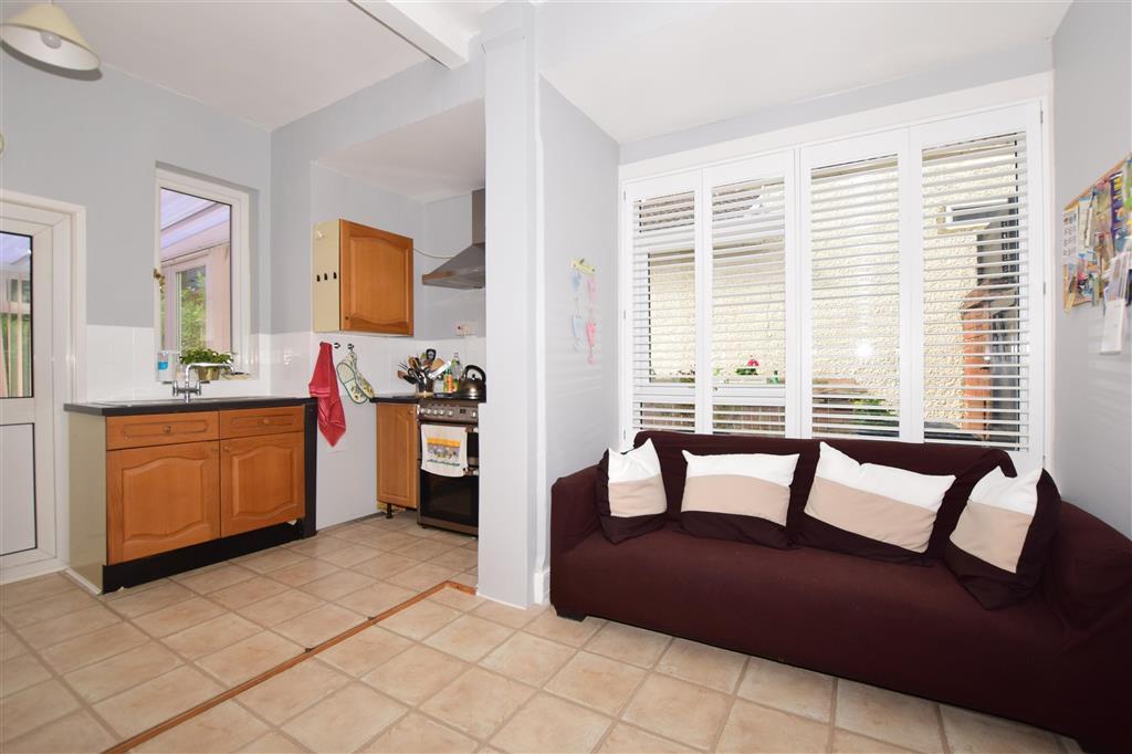 Kitchen / Breakfast Area