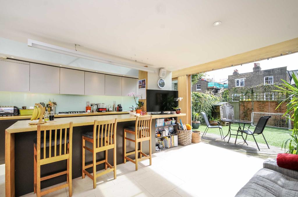 Ulysses Road, West Hampstead, London, NW6 5 bed house £5,200 pcm (£