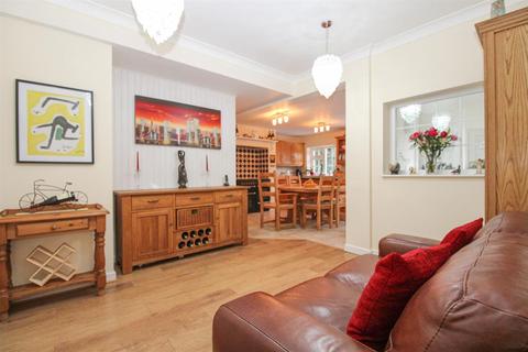 18 Westgate, Guiseley, Leeds, LS20 8HL