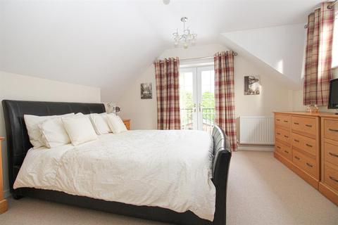 18 Westgate, Guiseley, Leeds, LS20 8HL