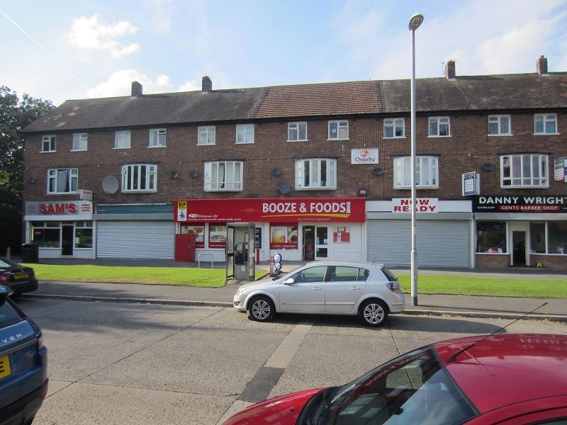 Button Lane, Northern Moor, Manchester. M23 0LZ 3 bed flat £750 pcm (£173 pw)