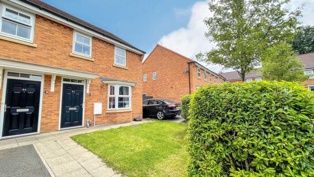 Cedar Gardens, Newton Le Willows 3 bed end of terrace house £200,000