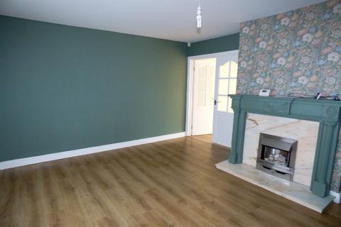 3 bedroom semi-detached house to rent, Bideford Gardens, Jarrow