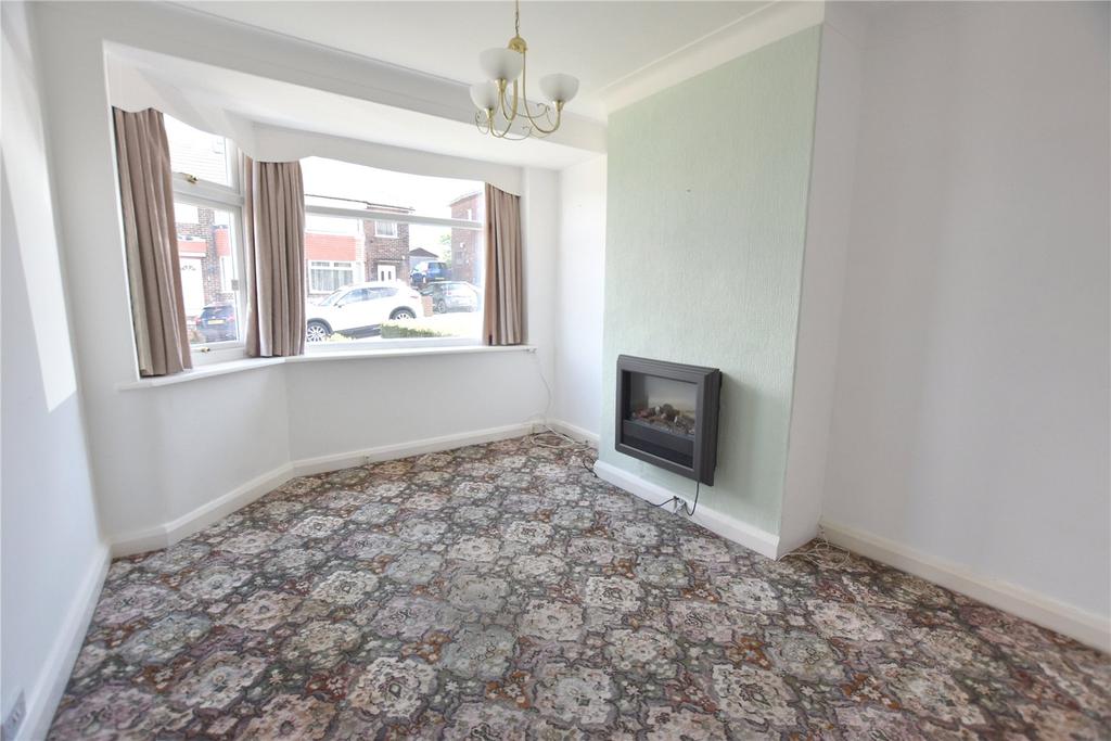 Calverley Garth, Leeds 3 bed semidetached house £180,000