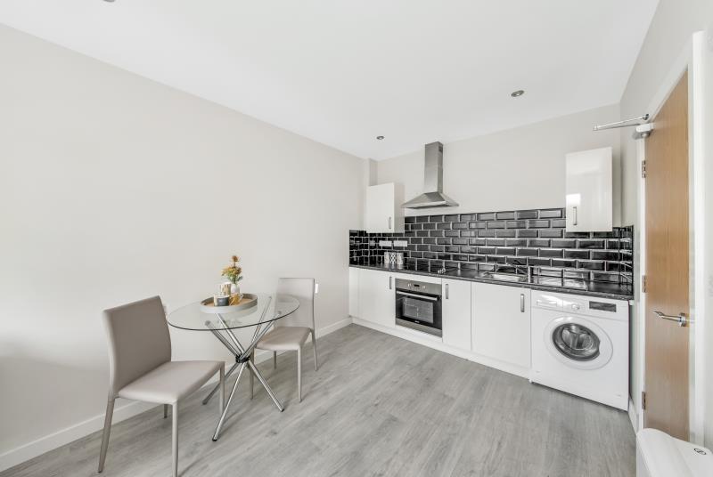 Castleview House, East Lane, Runcorn, WA7 2DR 1 bed apartment £425