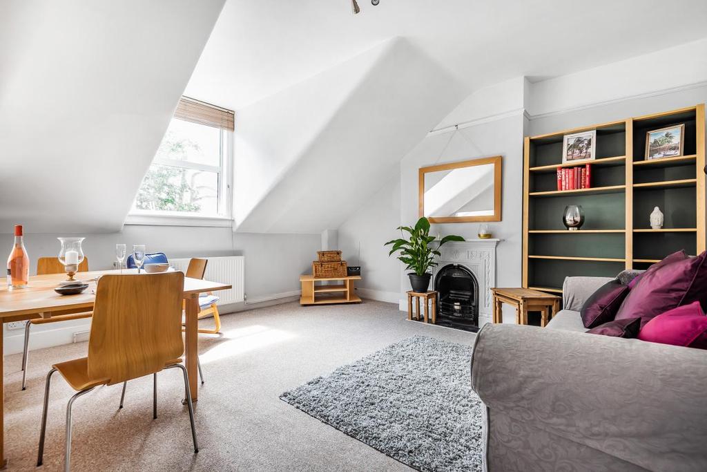 Veronica Road, Balham 1 bed flat £385,000