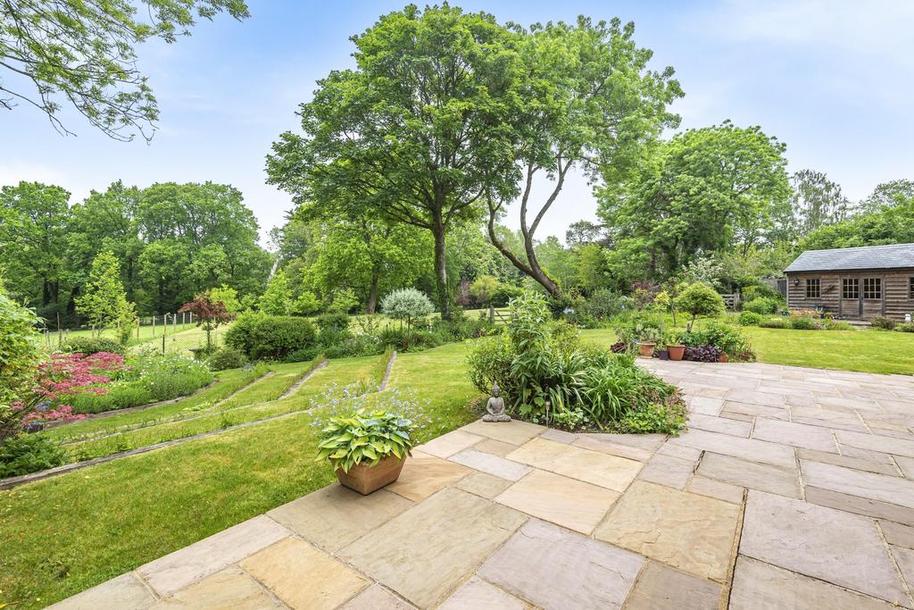 Boundstone Road, Rowledge, Farnham, GU10 5 bed detached house £1,600,000