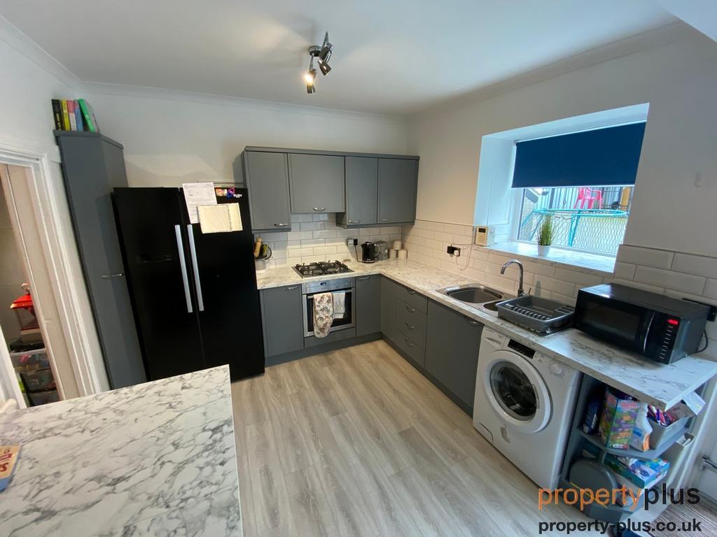 Oak Street, Clydach Vale Tonypandy 2 bed terraced house £107,000