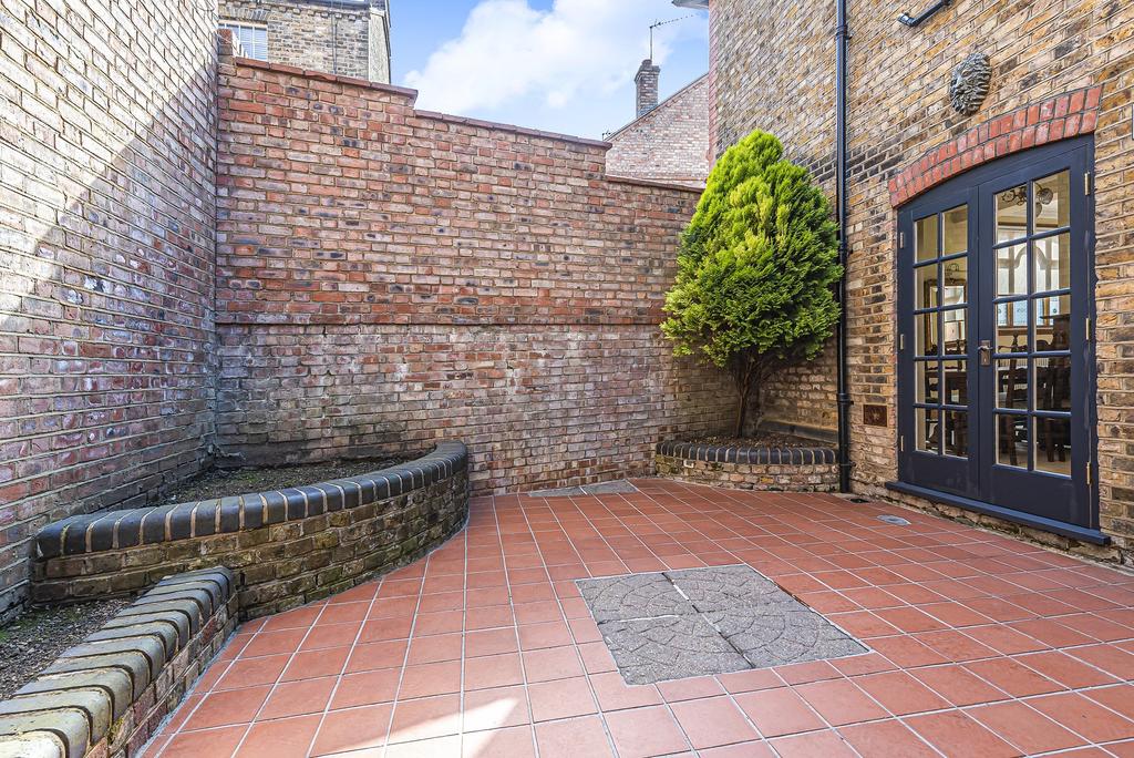Detached Garage