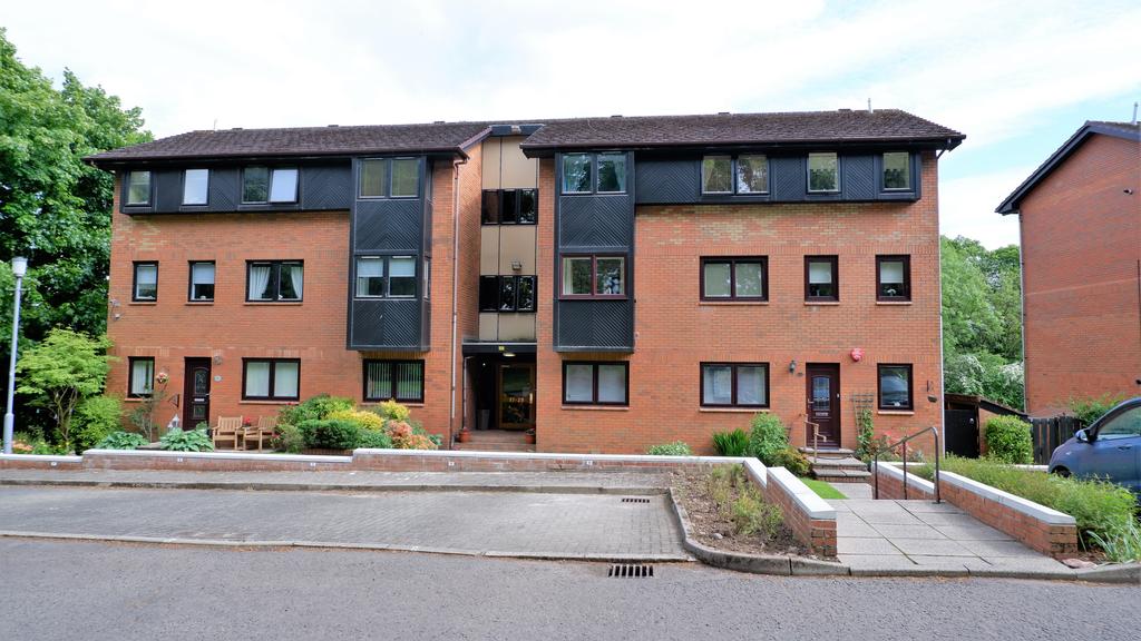 Maxton Grove, Barrhead G78 2 bed flat £129,950
