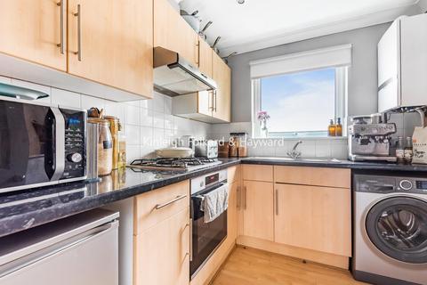 123a Thornsbeach Road, London, SE6 1EY