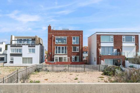 22 Bembridge Drive, Hayling Island, PO11 9LU