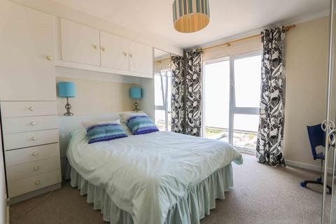 22 Bembridge Drive, Hayling Island, PO11 9LU