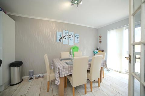 16 Burnside, Telford, TF3 1SS