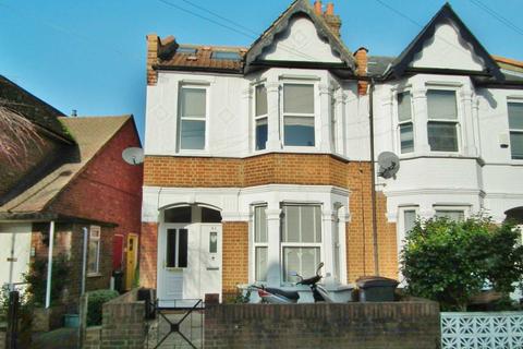 82 Albemarle Gardens, New Malden, KT3 5BD