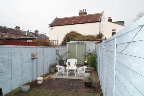 82 Albemarle Gardens, New Malden, KT3 5BD