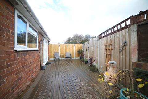 32 School Grove, Oakengates, Telford, TF2 6BQ