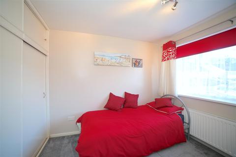 32 School Grove, Oakengates, Telford, TF2 6BQ