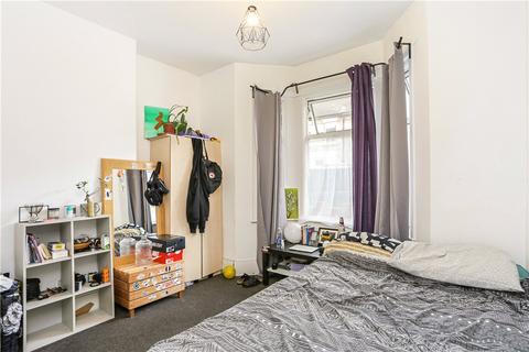 5 bedroom terraced house to rent, Louise Road, London, E15